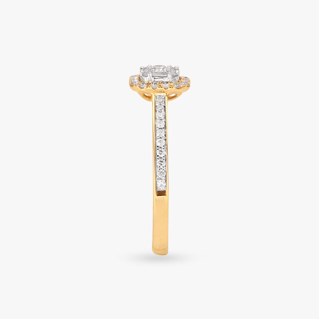 Delightful Diamond Finger Ring