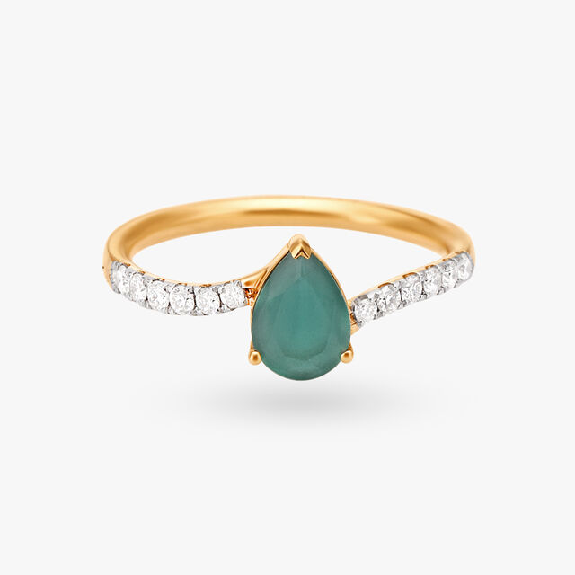Green Delight Diamond Finger Ring