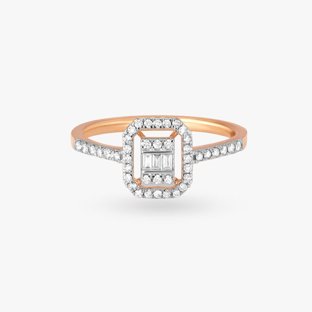Grandiose Diamond Finger Ring