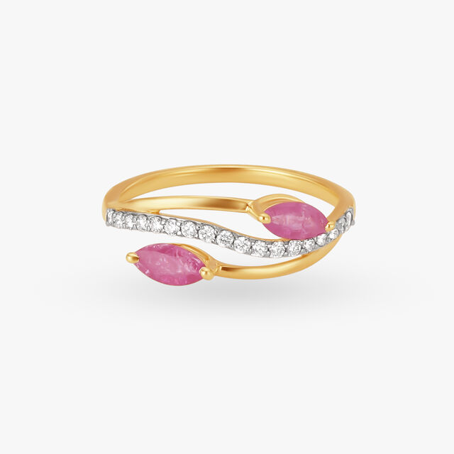 Sleek Diamond Finger Ring