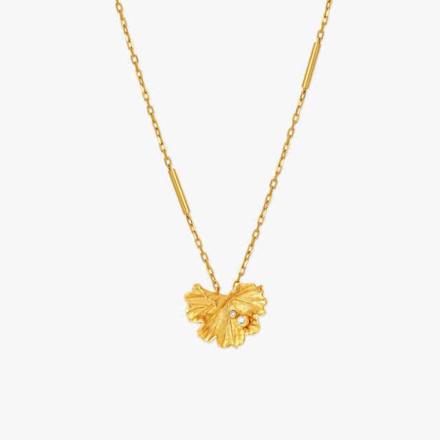 A Glorious Leaf Diamond Pendant with Chain 2