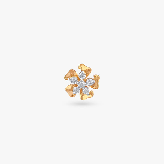 Petal Twinkle Diamond Nose Pin 2