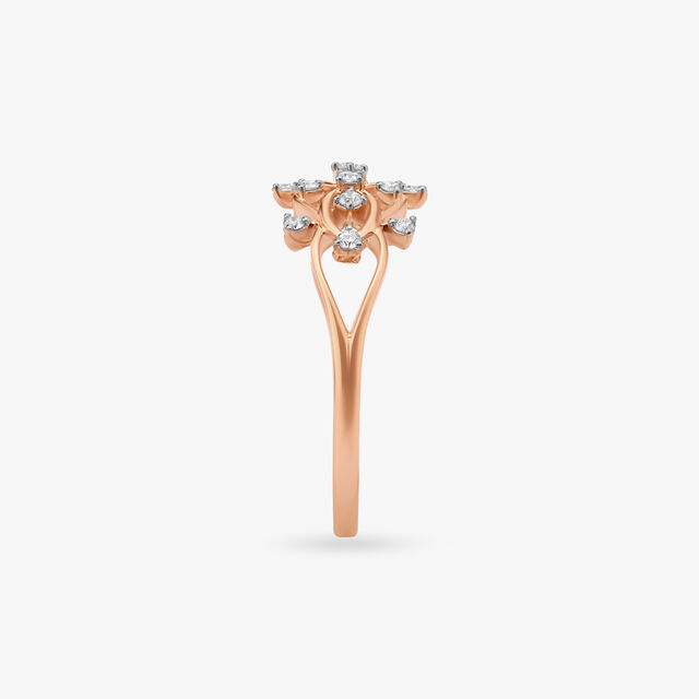 Magnificent Lustre Finger Ring