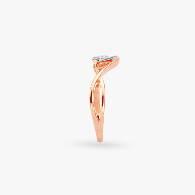 Twisted Elegance Diamond Finger Ring 3