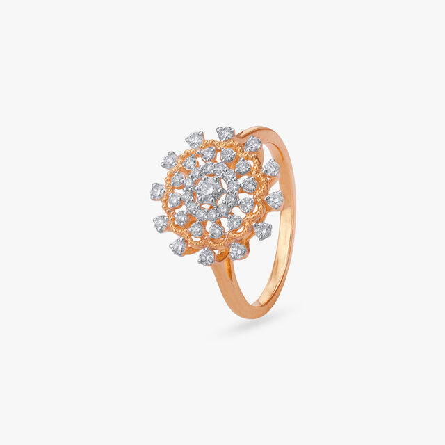 Chic Regal Diamond Finger Ring