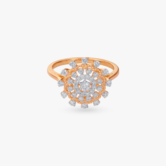 Chic Regal Diamond Finger Ring