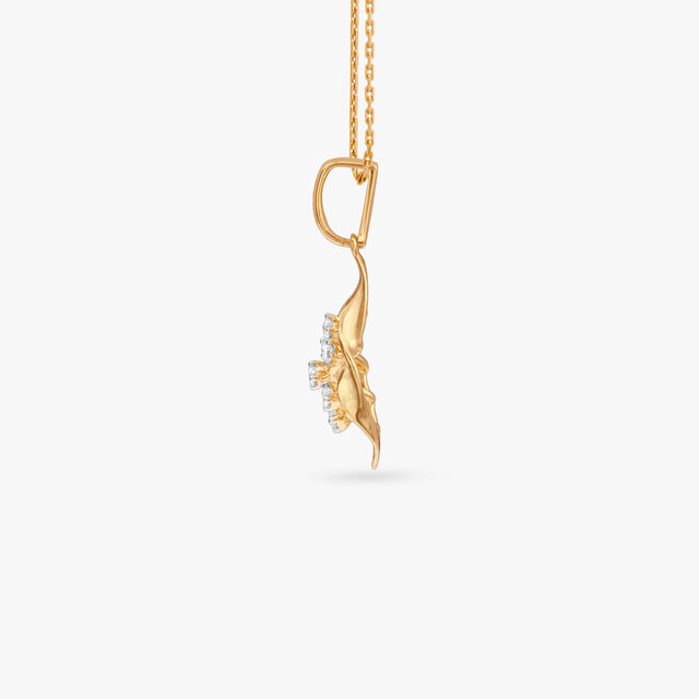 Sculpted Gleam Diamond Pendant and Earrings Set 3