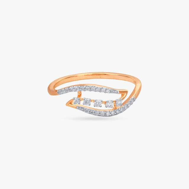 Sleek Glint Diamond Finger Ring
