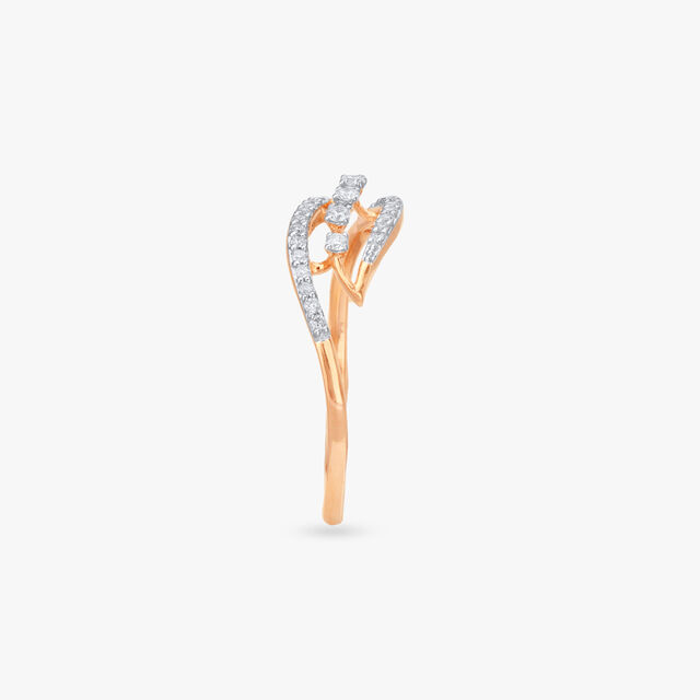 Sleek Glint Diamond Finger Ring