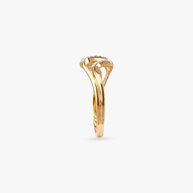 Fluid Wave Diamond Ring