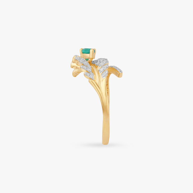 Sparkling Leaf Diamond Ring
