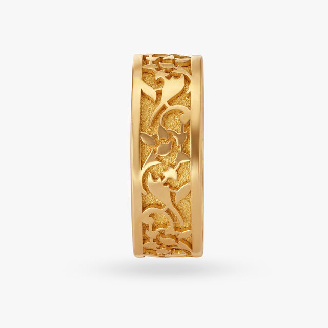 Intricate Harmony Gold Finger Ring