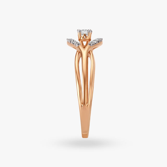 Radiant-Twist Diamond Finger Ring