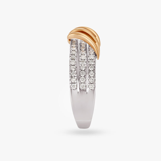 Sleek Diamond Finger Ring