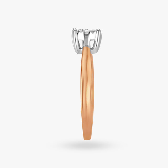 Clustered Diamond Finger Ring