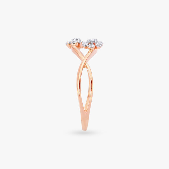 Curved Diamond Finger Ring