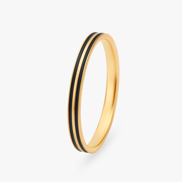 Sleek Gold Finger Ring