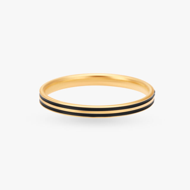 Sleek Gold Finger Ring