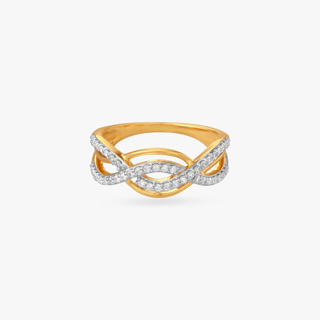 Crisscross Radiance Diamond Finger Ring