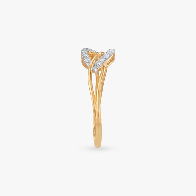 Chic Embrace Diamond Finger Ring