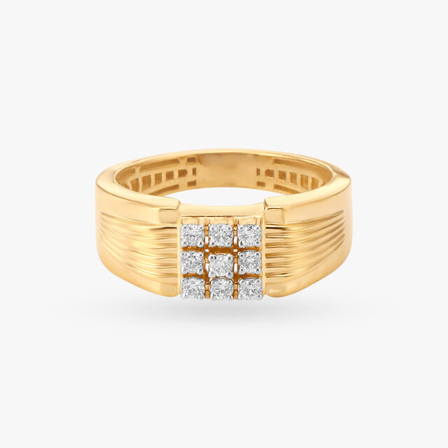 Glistening Diamond Finger Ring