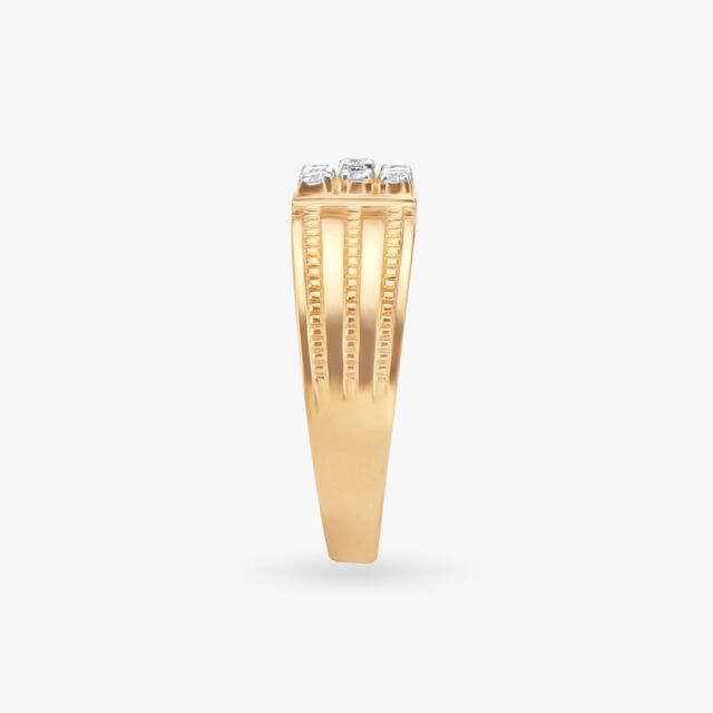 Regal Sparkle Diamond Finger Ring 3