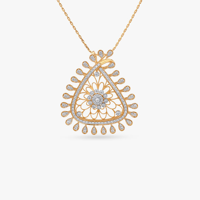 Tanishq 18KT Pendant and Earrings Set 2
