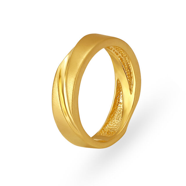 Striking 22 Karat Yellow Gold Swirled Finger Ring 