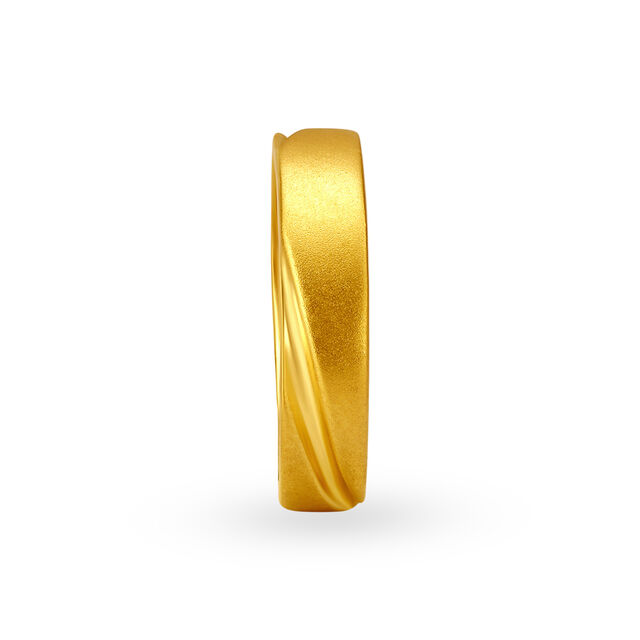 Striking 22 Karat Yellow Gold Swirled Finger Ring 3