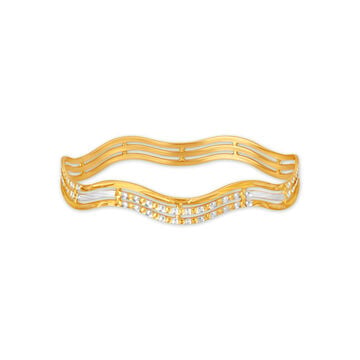Splendid Yellow Gold Waved Bangle