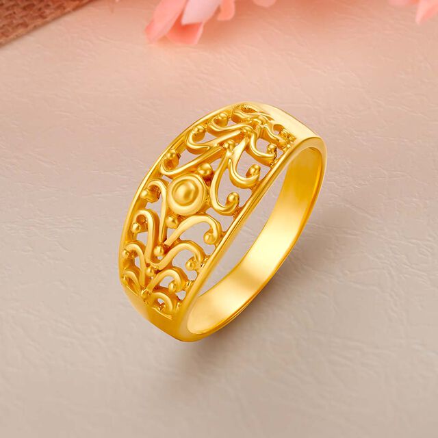 Ornamented 18 Karat Yellow Gold Jaali Patterned Finger Ring 