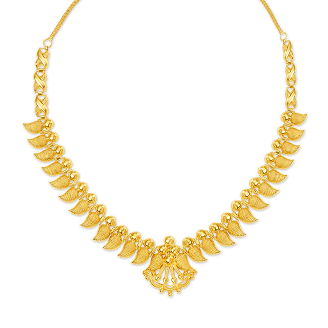 Enticing Lustrous Necklace 2