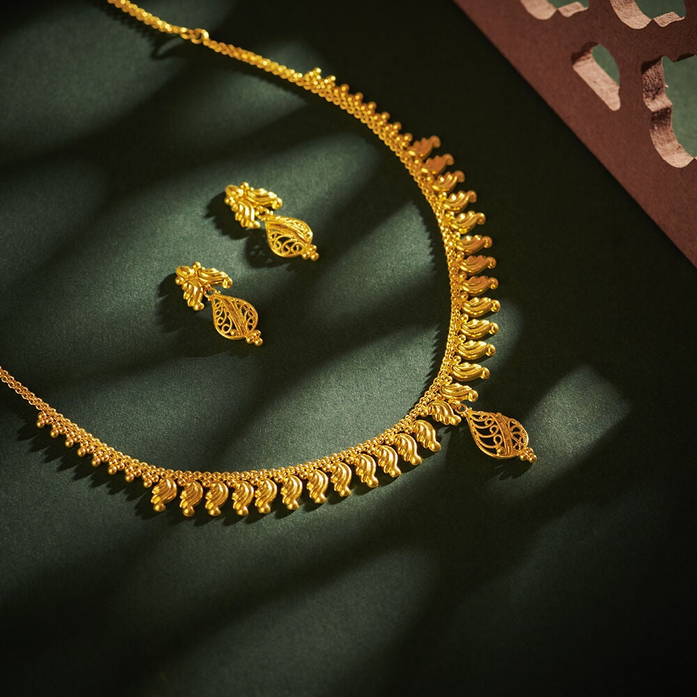 Gold necklace model with price store