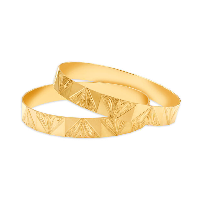 Lustrous Gold Bangle 