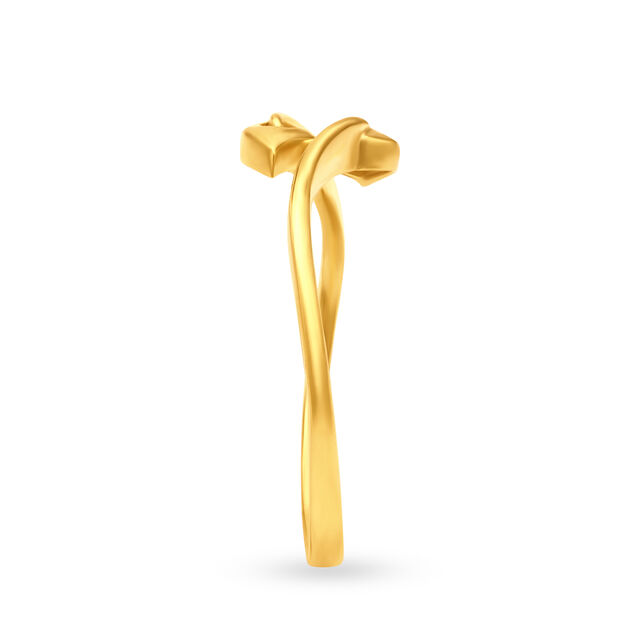 Delicate 22 Karat Yellow Gold Ring With Leaf Pattern