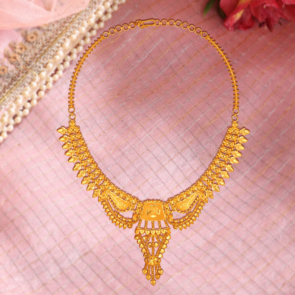 Buy Tanishq Gold Necklace Set at Best Price Tanishq US