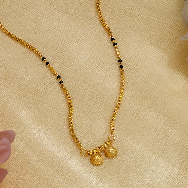 Shimmering Gold Mangalsutra Pendant 