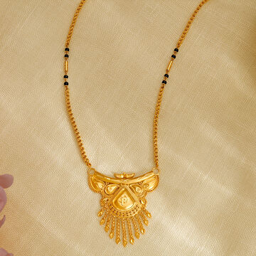 Magnificent Traditional Black Bead and Gold Mangalsutra Pendant