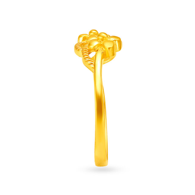 Dainty 18 Karat Yellow Gold Flower Finger Ring 3