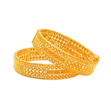 Enchanting Traditional Gold Bangle
