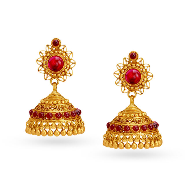 Resplendent Gold Necklace Set for the Telugu Bride 4