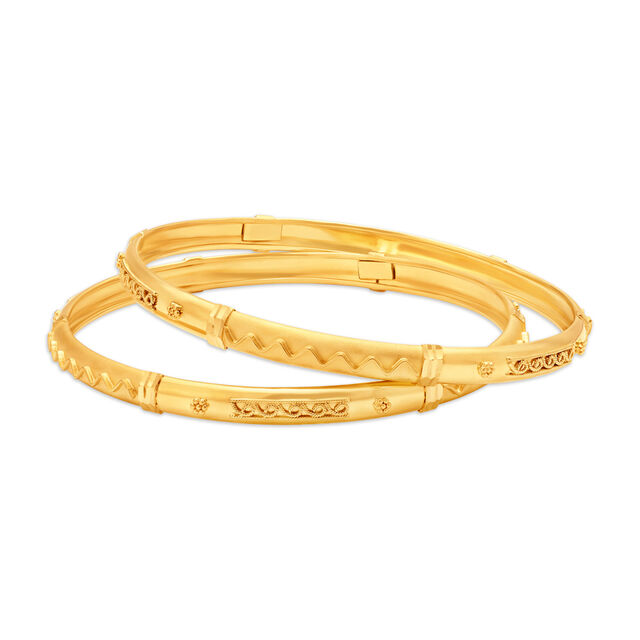 Alluring Delicate Bangle 
