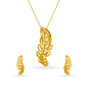 Flourishing Yellow Gold Vine Pendant and Earrings Set
