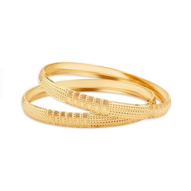 Enticing Gold Bangle 