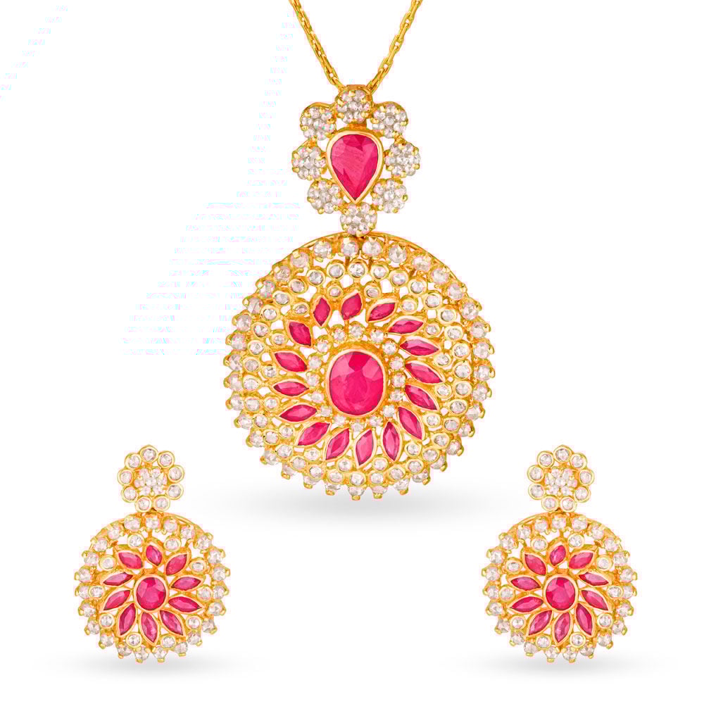 Gold pendant set by tanishq store