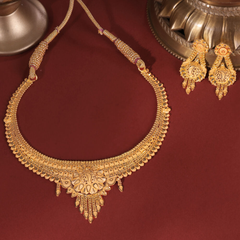 Buy Tanishq Gold Necklace Set at Best Price Tanishq US