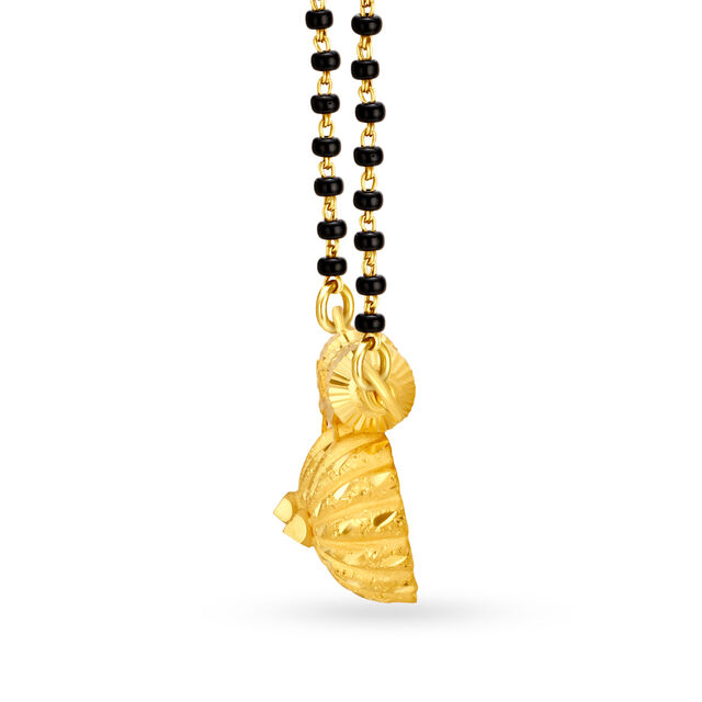 Pretty 22 Karat Yellow Gold Floral Mangalsutra Pendant 2