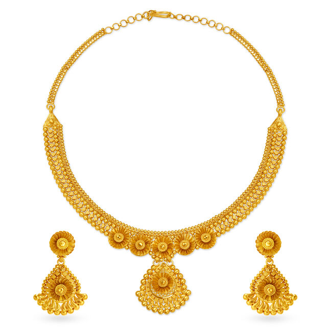 Elaborate Gold Neckwear Set Perfect for Any Bride 