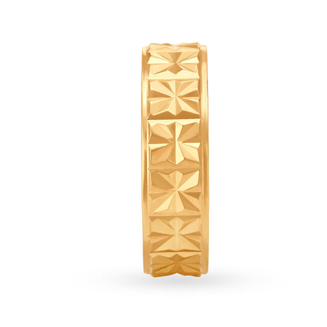 Beguiling 22 Karat Yellow Gold Geometric Floral Pattern Finger Ring 3