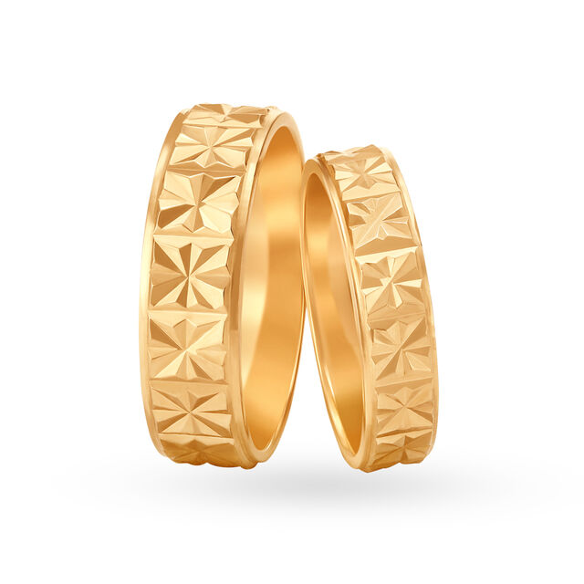 Beguiling 22 Karat Yellow Gold Geometric Floral Pattern Finger Ring 7